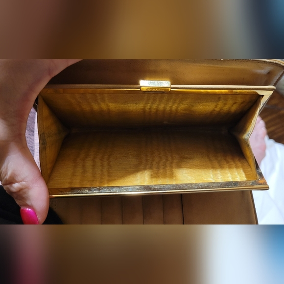 Vintage (2000-2002) Authentic Chanel CC Tan Caviar Leather Bifold Snap Wallet - Picture 6 of 16